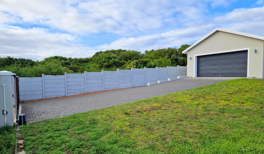 3 Bedroom Property for Sale in Paradise Beach Eastern Cape